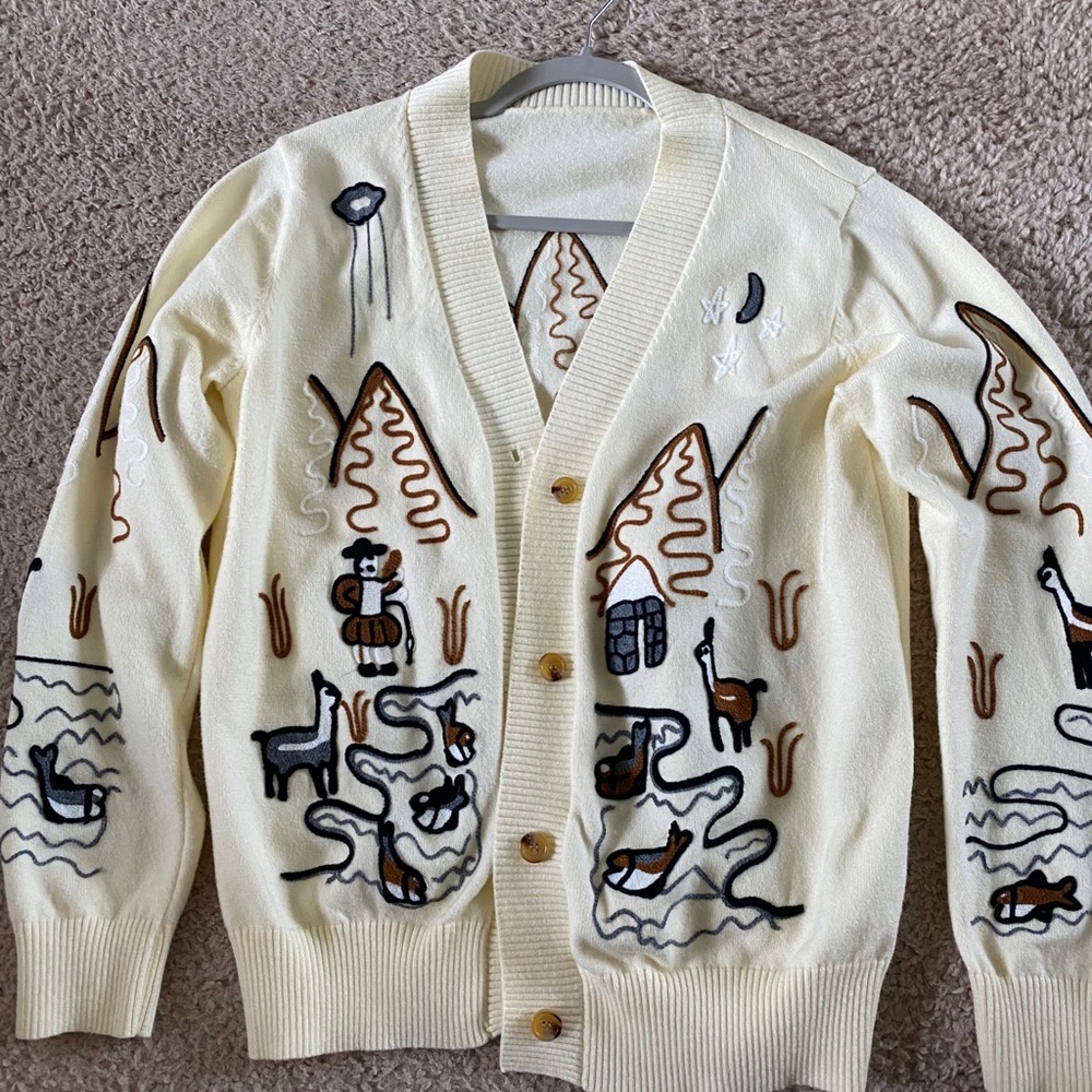 Cream cardigan with embroidery